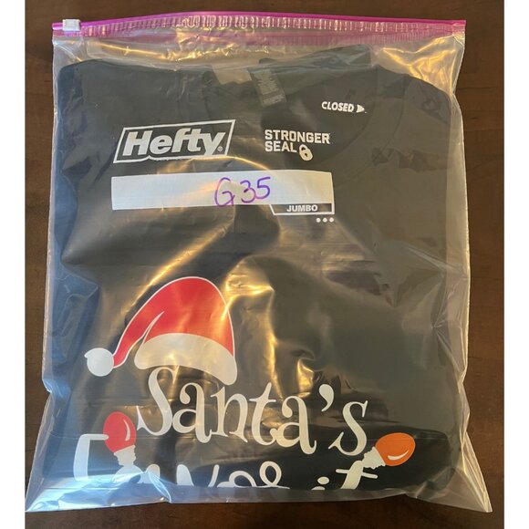 Gildan "Santa's Favorite Realtor" crewneck sweatshirt unisex NWOT size XL - Picture 8 of 8